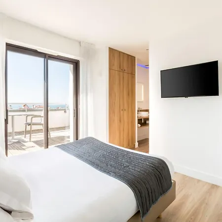 Kemaris Hotel 3*