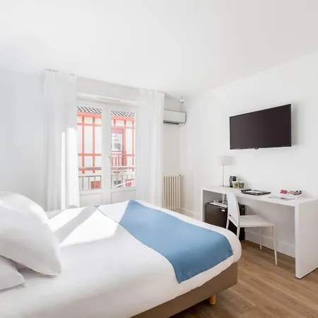 Kemaris Hotel 3*